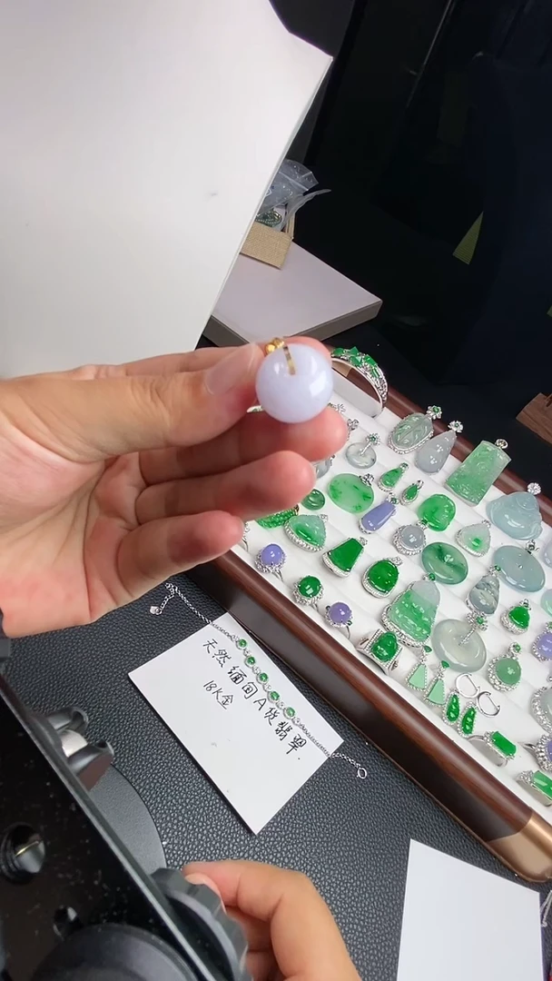 翡翠未镶嵌吊坠(不含链)1