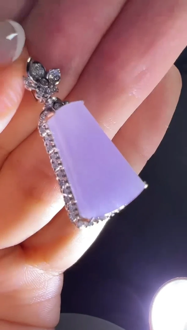 颈饰18K金镶嵌翡翠KBSZ1228-029