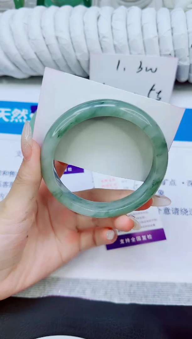 未镶嵌手镯石英质玉78/65
