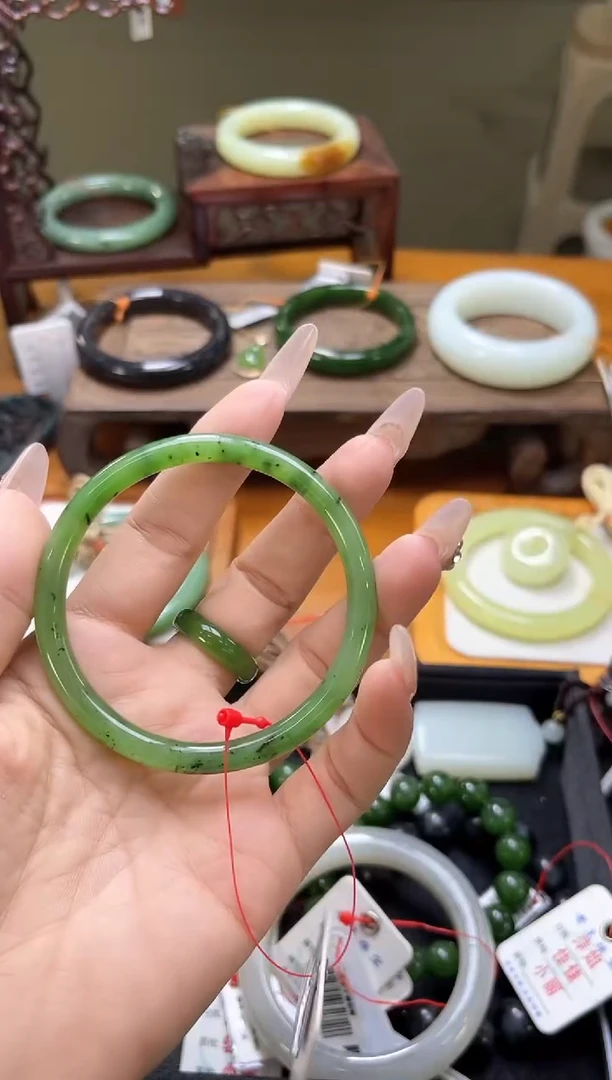 未镶嵌手镯和田玉A***涵俄料爆米花 57圈