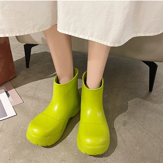 兰知春序2025网红中筒雨鞋女英伦风马丁靴圆头大头鞋厚底韩版时尚