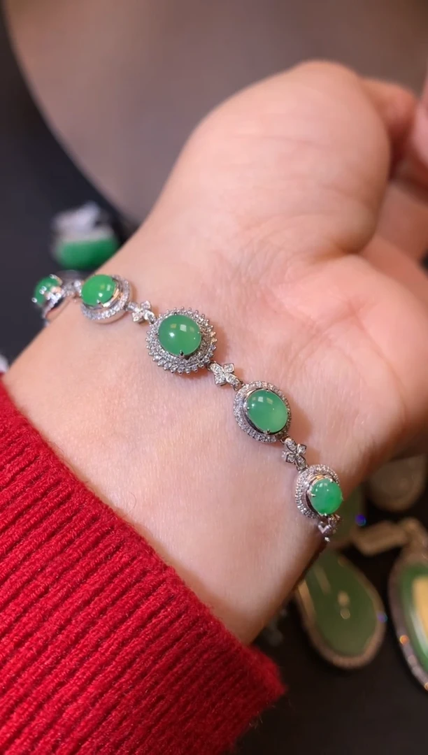 【闪购商品】翡翠吊坠(不含链)18K金镶嵌手链