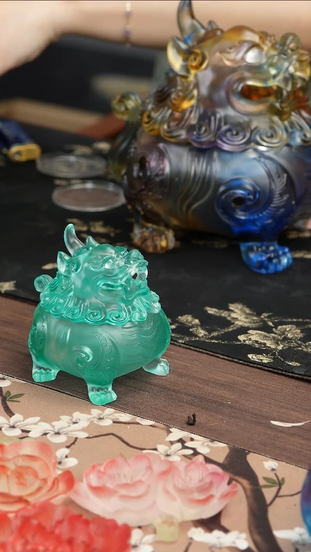 琉璃手工艺品湖蓝色狻猊香炉小号