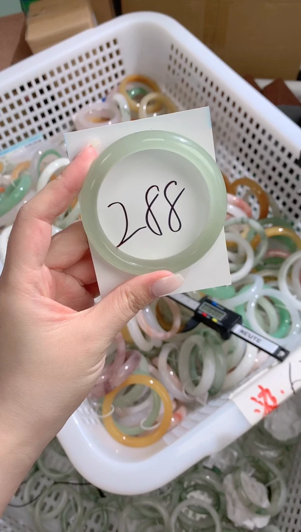 石英质玉手镯未镶嵌K288-55