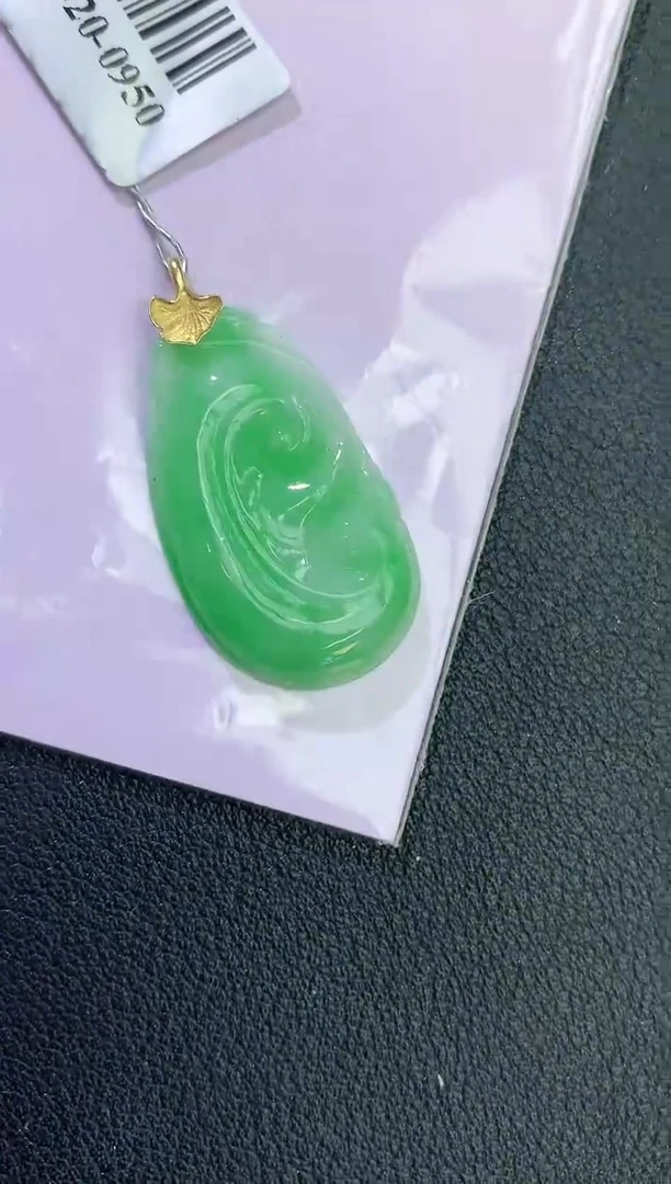颈饰18K金镶嵌翡翠赠礼盒证书 麦麦