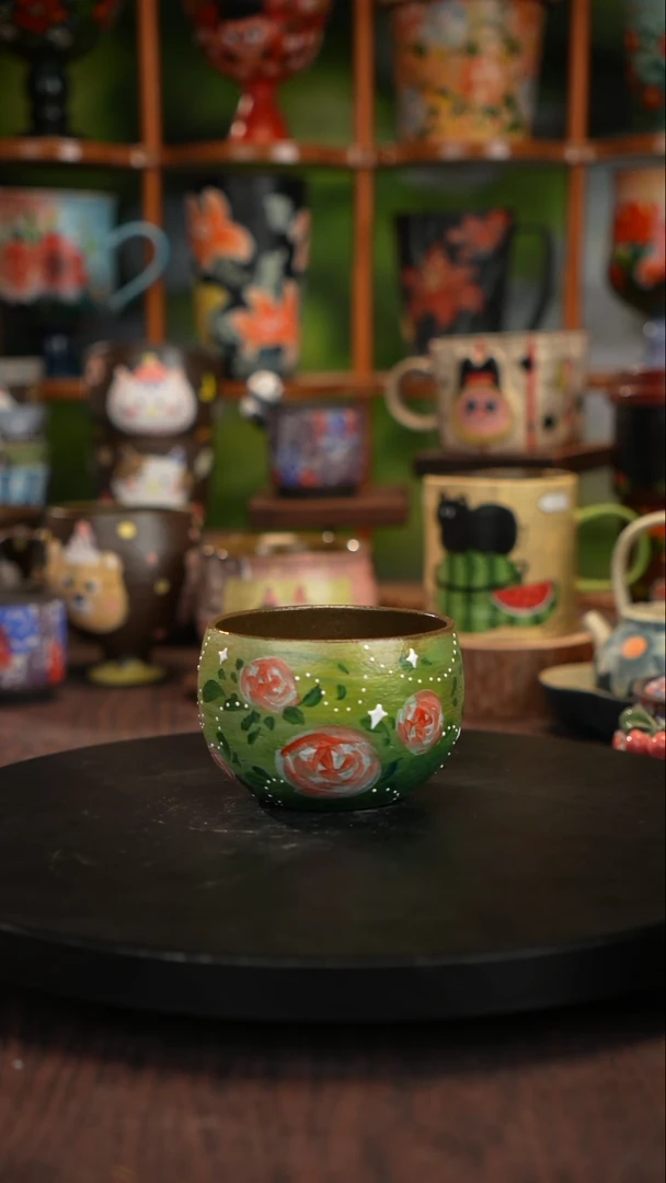 釉下手绘陶瓷杯子