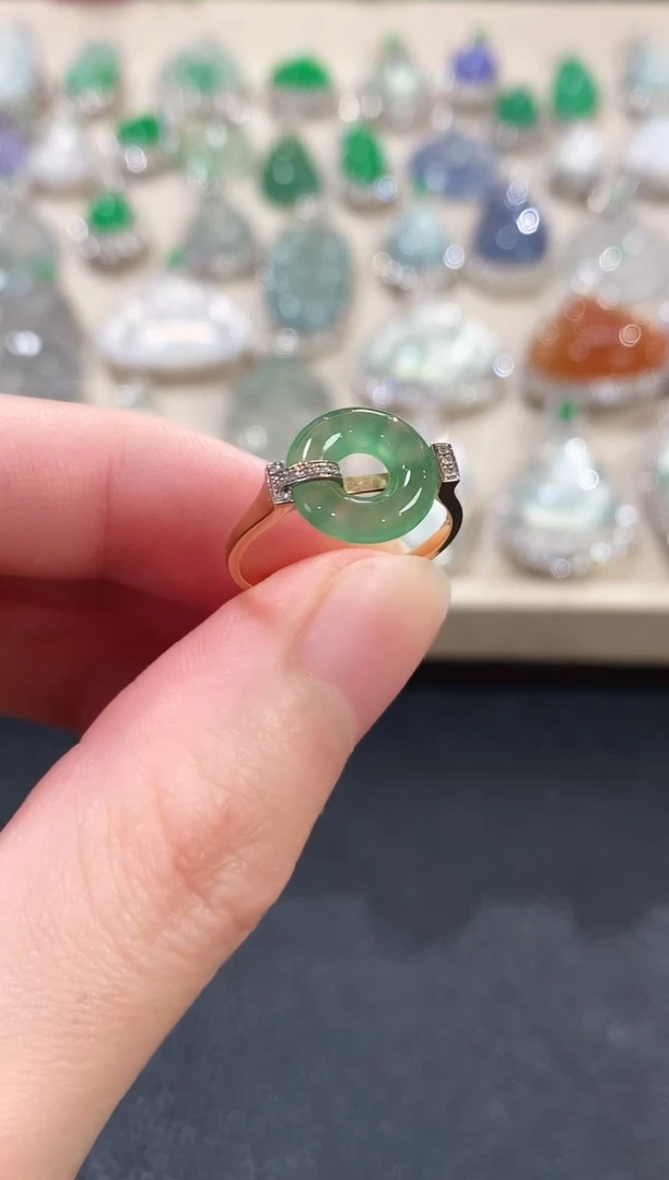 18K金镶嵌戒指翡翠a42
