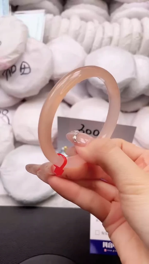 【闪购商品】石英质玉手镯未镶嵌4K38-56