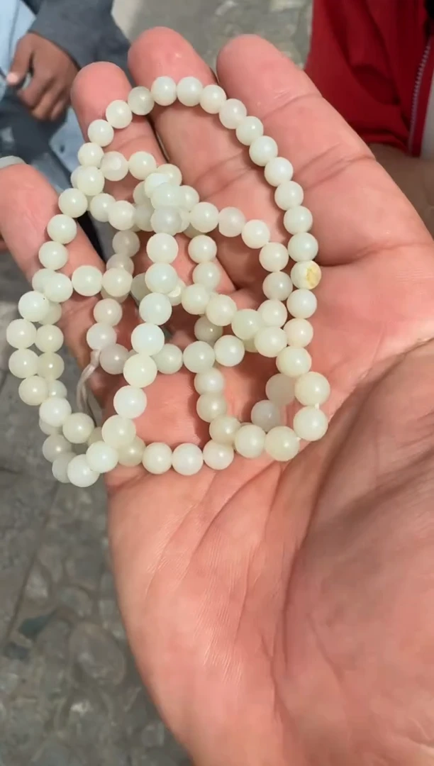 未镶嵌和田玉（糖玉）挂件和田玉