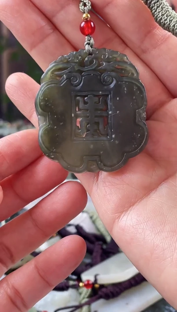 颈饰未镶嵌和田玉拍一发一
