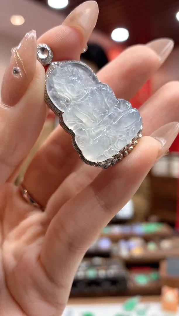 【闪购商品】翡翠吊坠(不含链)18K金镶嵌度母