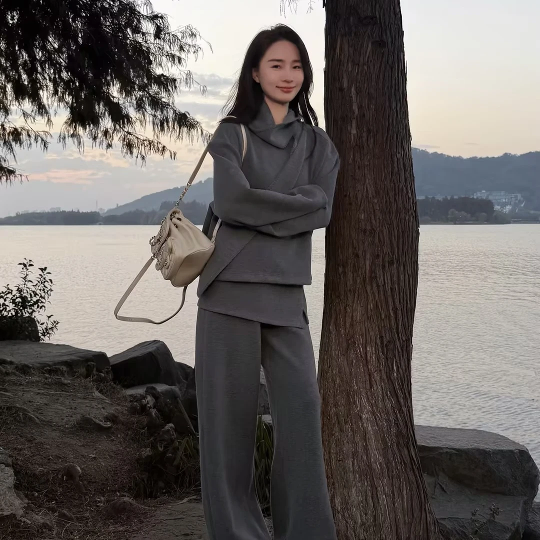 HELA AOMI “屁帘三件套”松弛感飘带围巾领设计感套装CY5DM57190