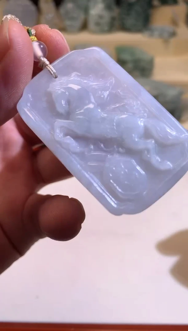 翡翠未镶嵌颈饰6/01/190