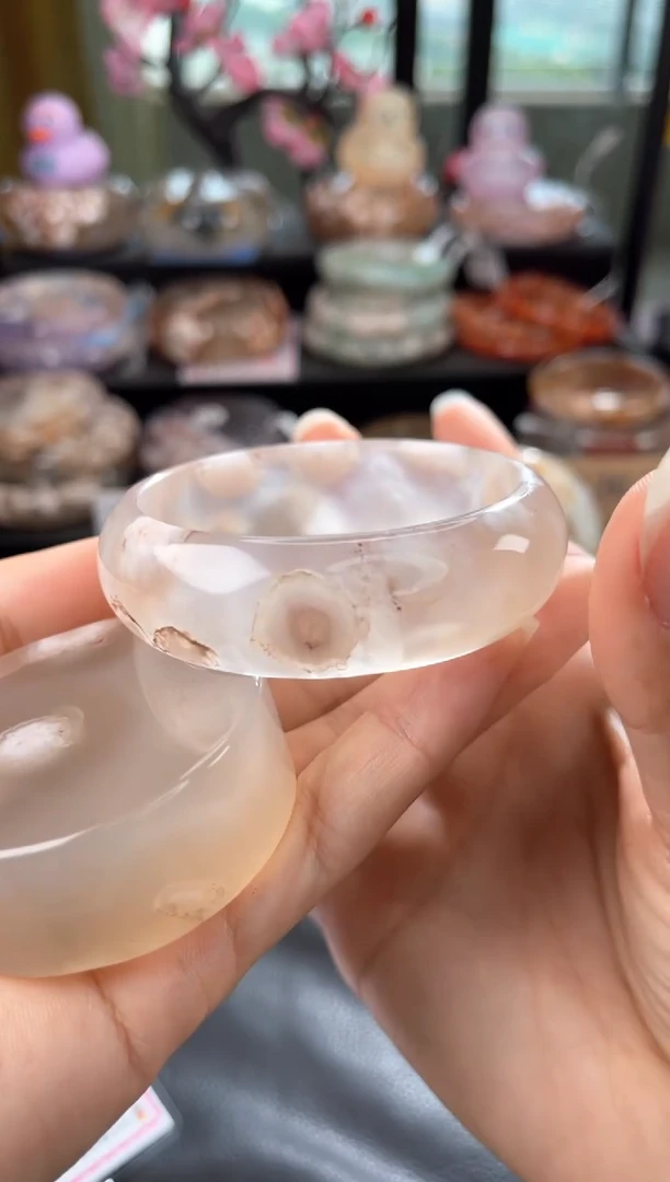 石英质玉手镯未镶嵌53