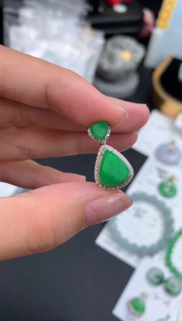 18K金镶嵌摆件翡翠48小时鉴赏期 退货不扣服务费