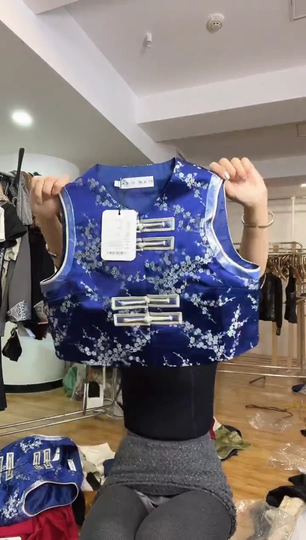 马甲 L码 120斤以里