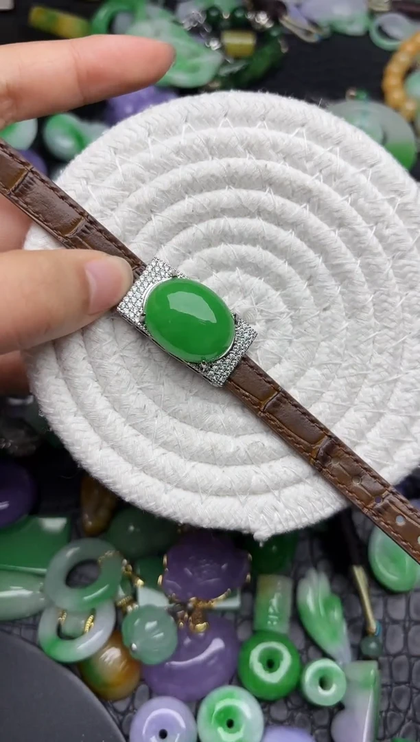 颈饰未镶嵌翡翠缅甸翡翠吊坠