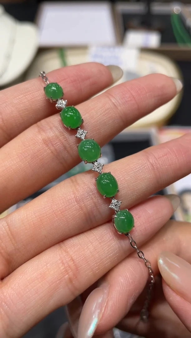 18K金镶嵌挂件翡翠蛋面手链/CP