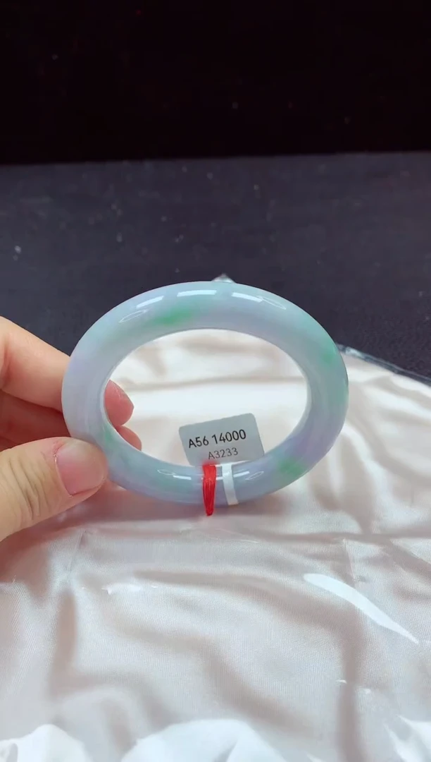 【闪购商品】翡翠手镯未镶嵌镯子56+