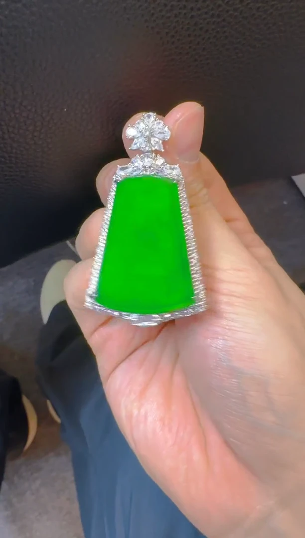 吊坠(赠链)银S925镶嵌翡翠天然A货翡翠