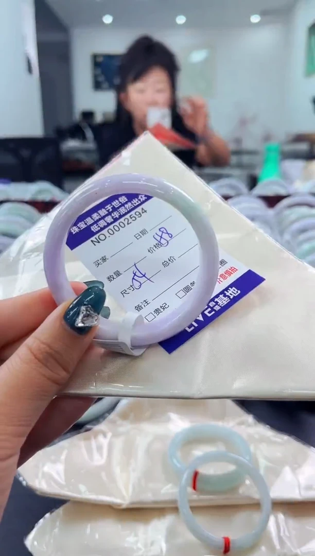 翡翠手镯未镶嵌天然缅甸A货翡翠