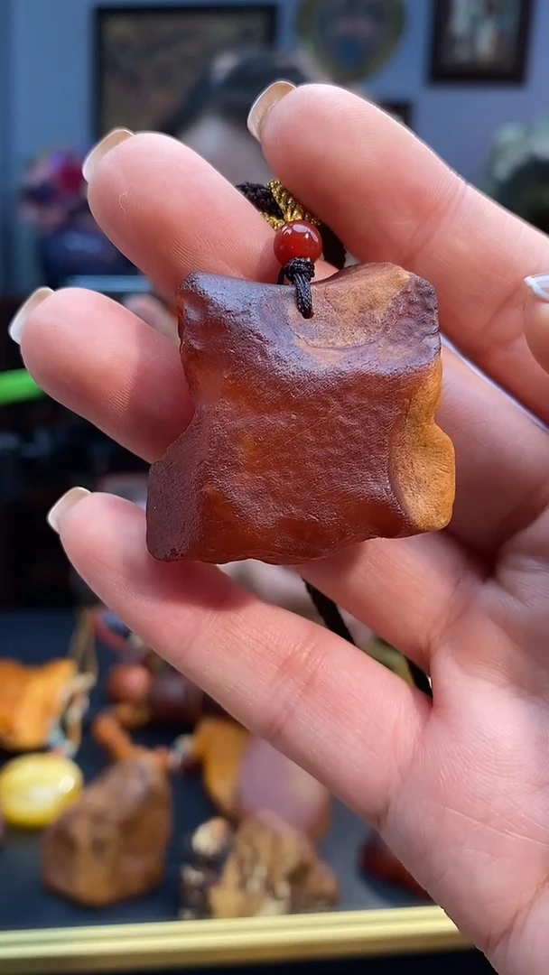 琥珀颈饰未镶嵌吊坠