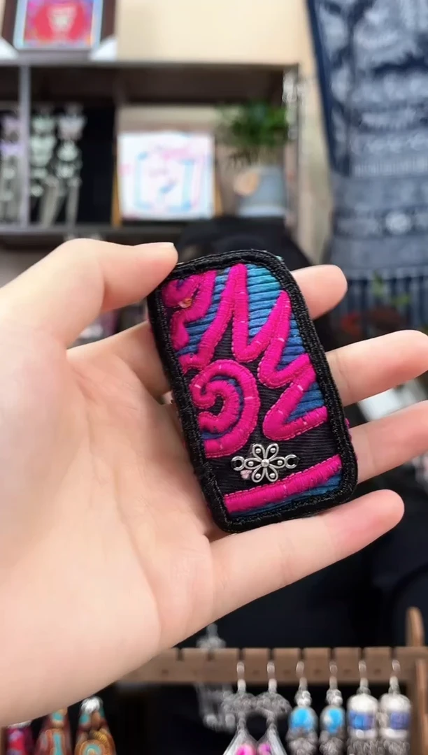 织绣民族风非遗老绣饰品548