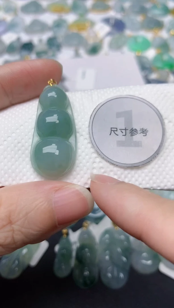 翡翠18K金镶嵌颈饰天然缅甸A货翡翠