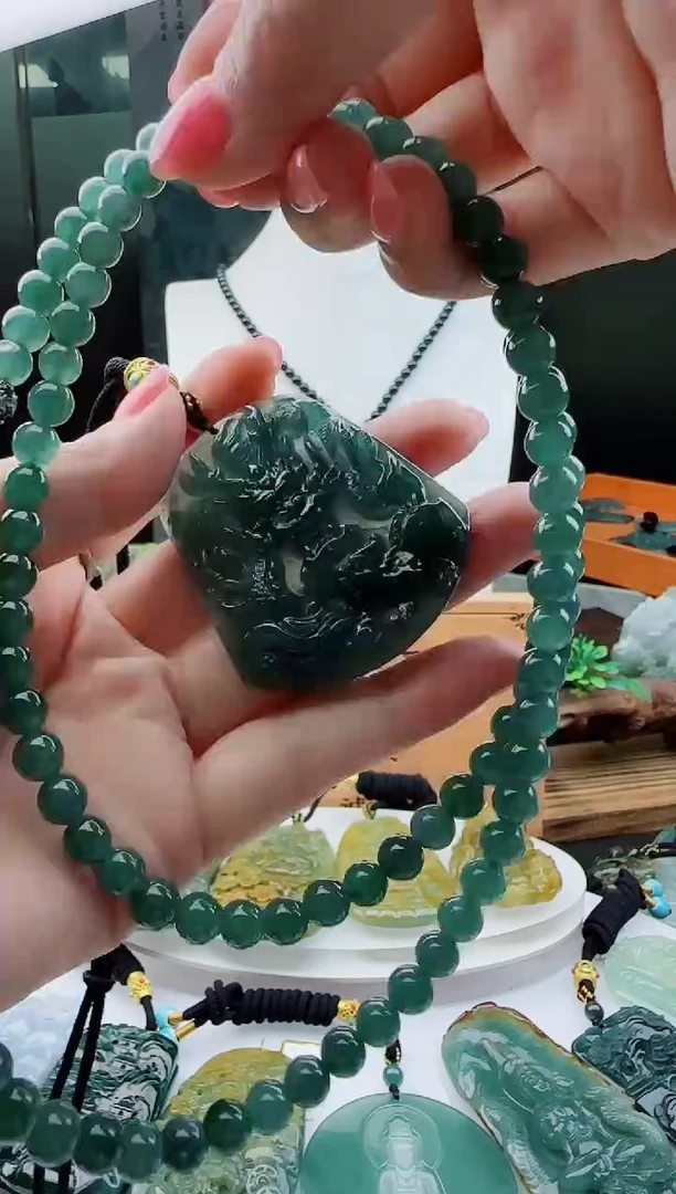 【闪购商品】翡翠颈饰未镶嵌多样性随机一件发货