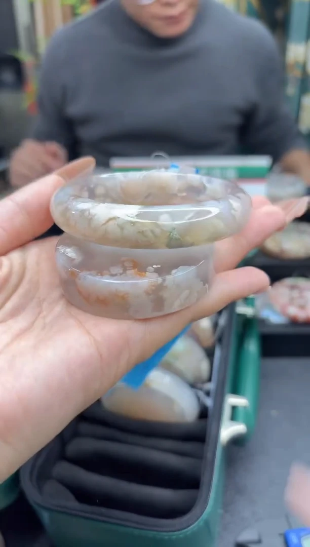 【闪购商品】石英质玉手镯未镶嵌744（59圈赠送镯心）