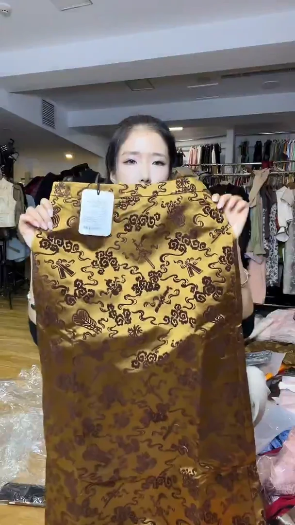 半身裙       L码        110-120斤（长款）