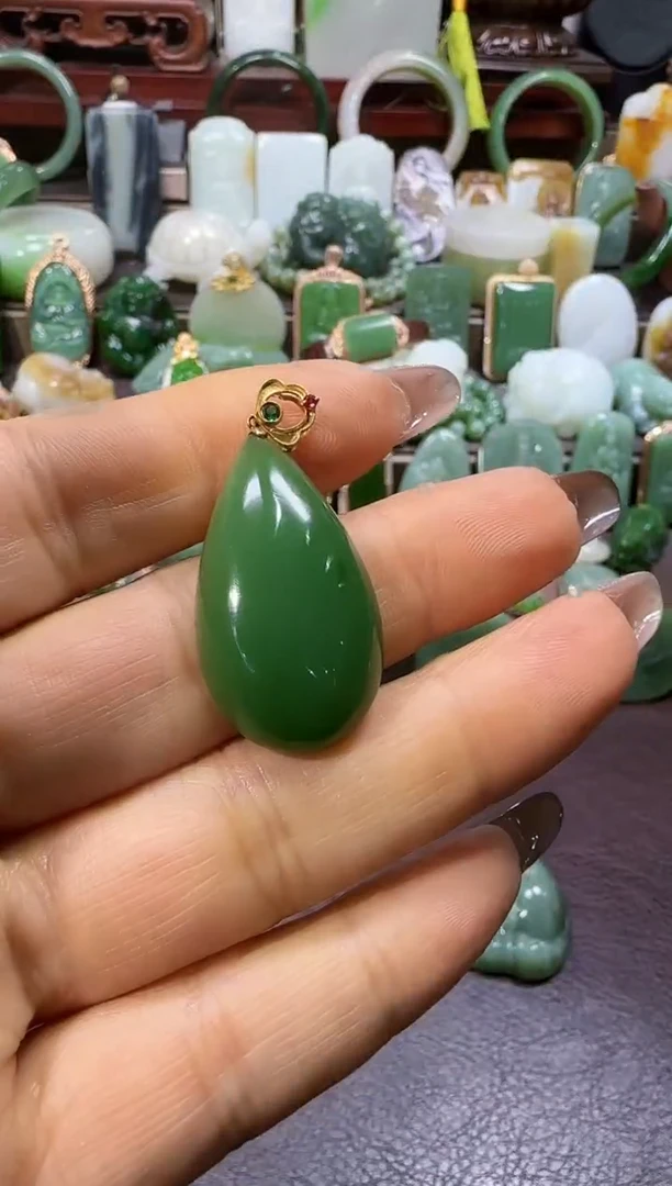 18K金镶嵌和田玉挂件 【宏0104】51