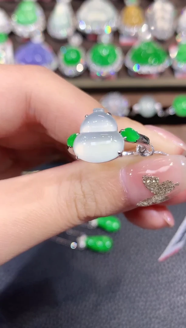 18K金镶嵌戒指翡翠A19