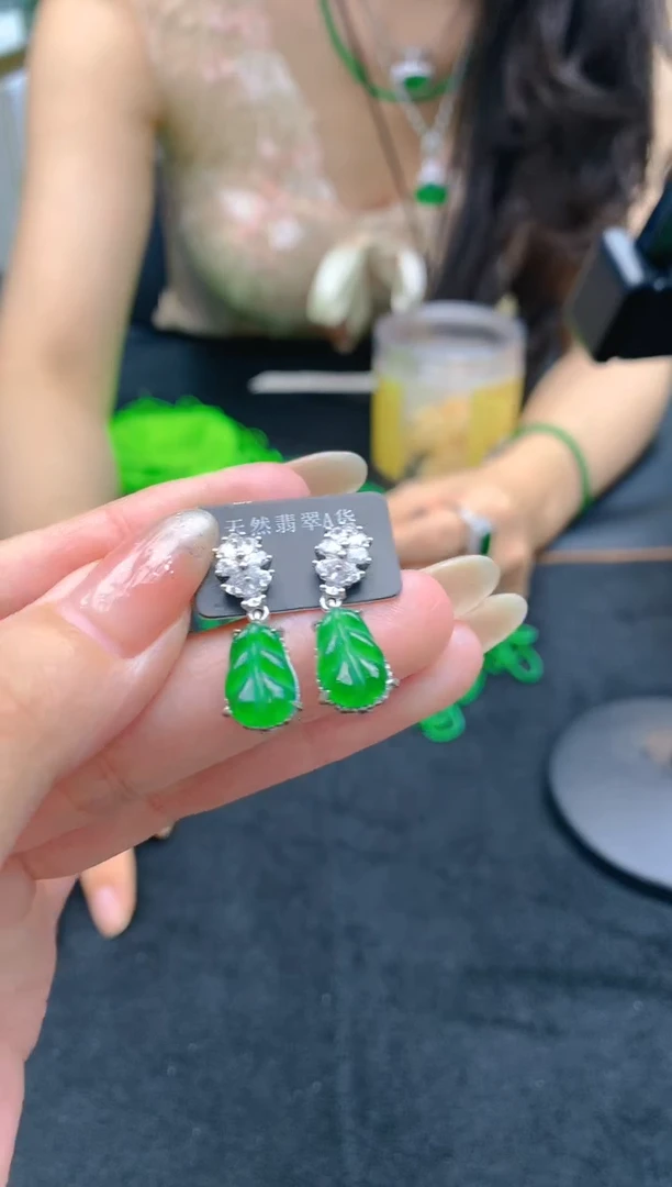 翡翠未镶嵌颈饰天然A货翡翠