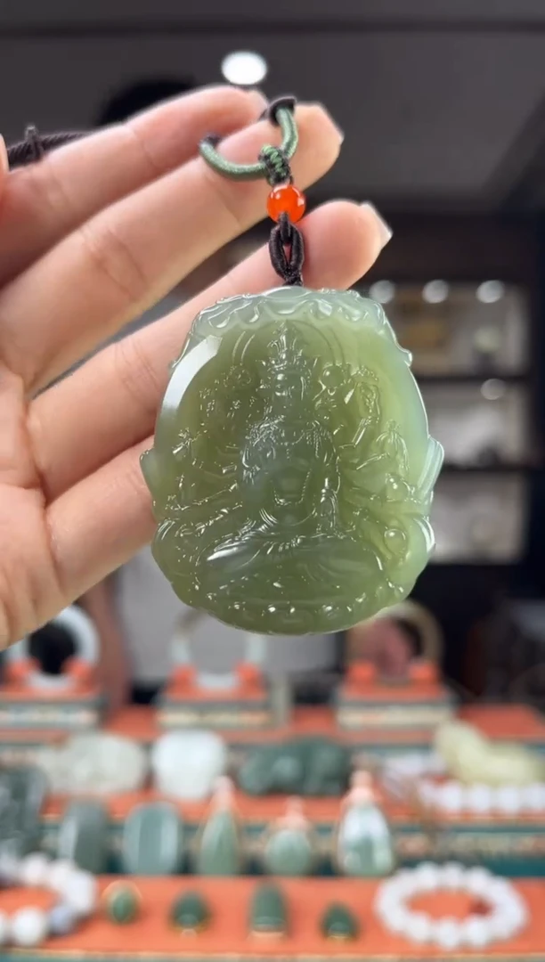 和田玉未镶嵌颈饰佩佩鼠