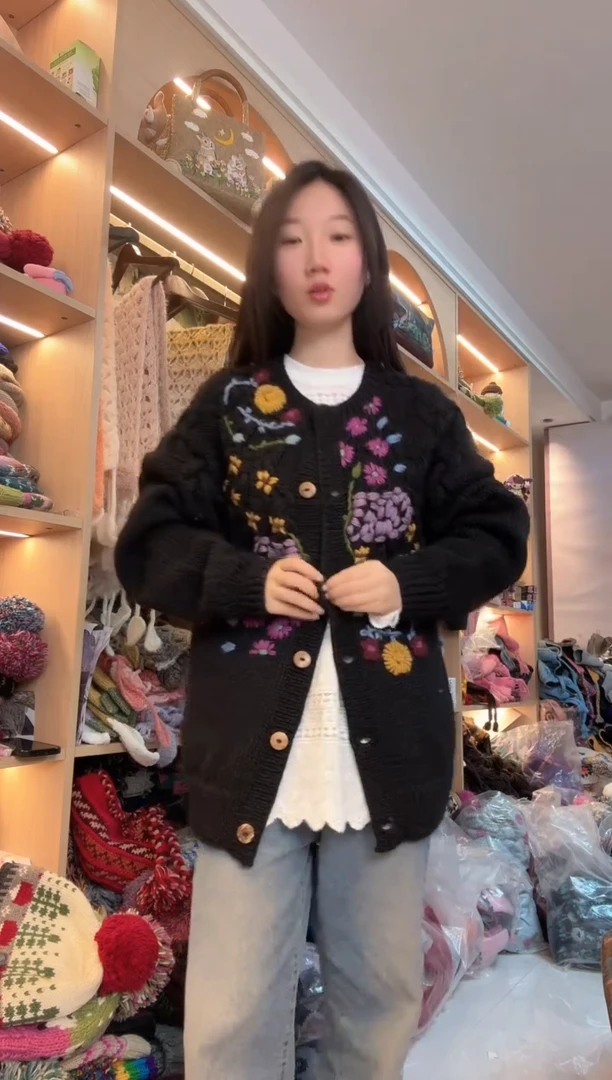 羊毛纯手工黑色长款毛衣