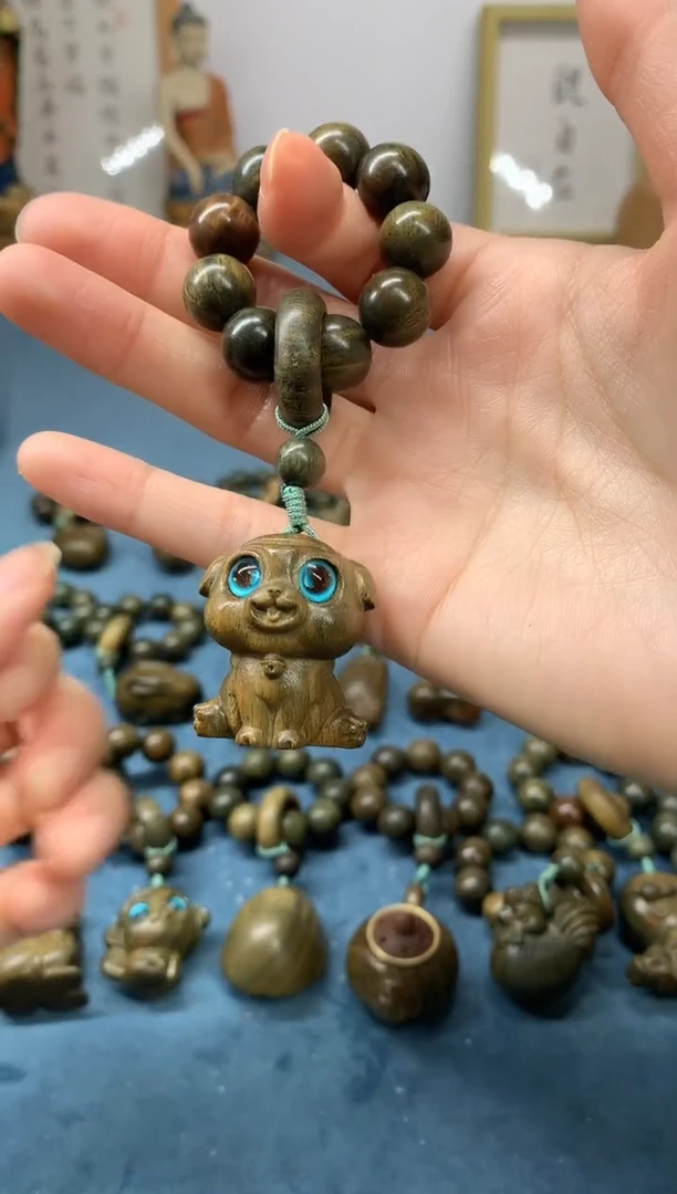 【闪购商品】维腊木（绿檀）把件小狗 盘玩件