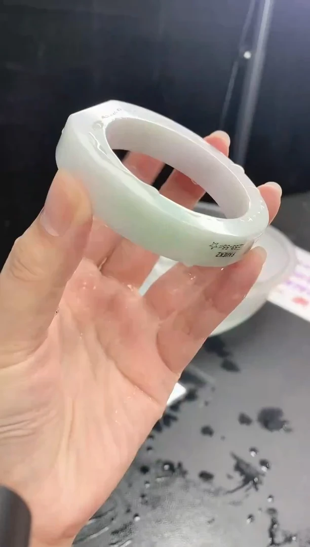 【闪购商品】定制翡翠手镯未镶嵌7 53-55正