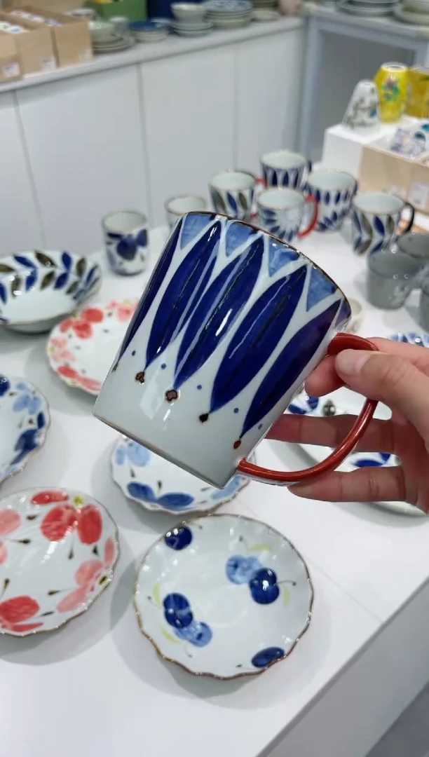 【闪购商品】瓷片红柄花瓣马克杯（高款）