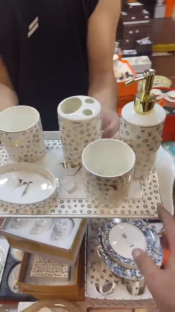 杯鸿辉家品牌瓷器，京东包邮！