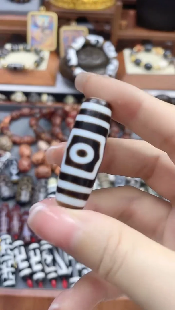 玛瑙/玉髓珠珠未镶嵌黑白三眼2