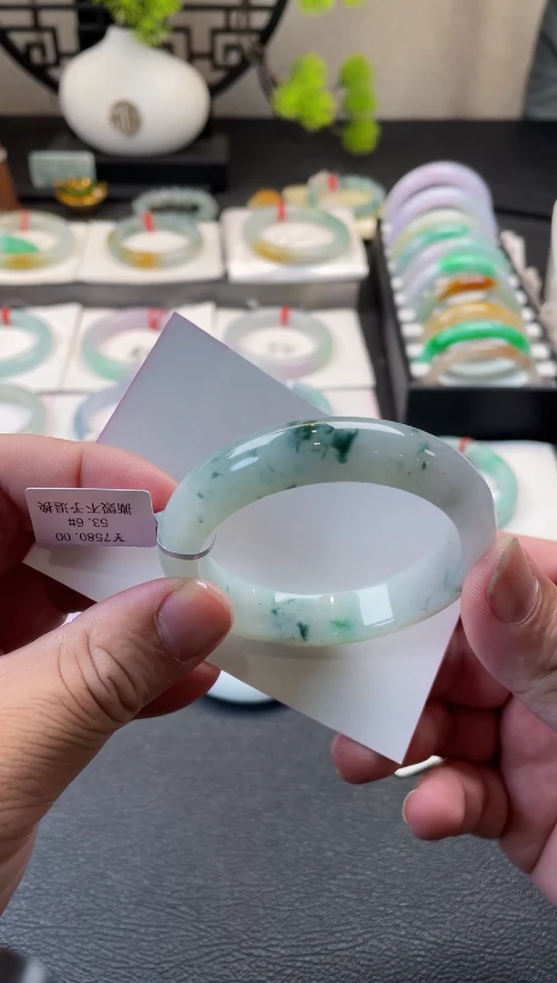 翡翠手镯未镶嵌53.6正圈