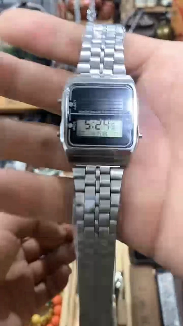 瓷片闪购商品  如图所示