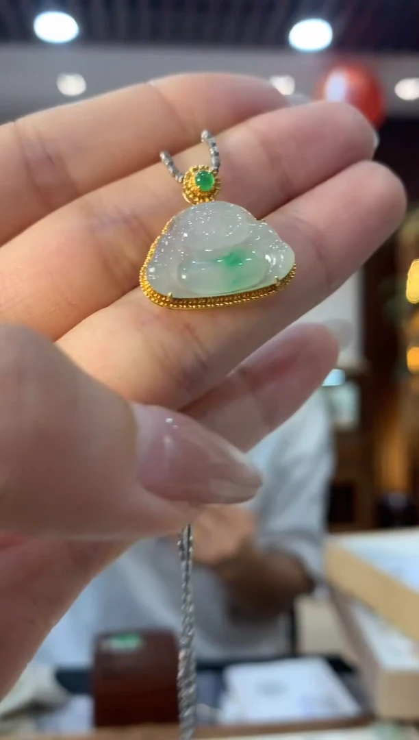 吊坠(不含链)18K金镶嵌翡翠佛公