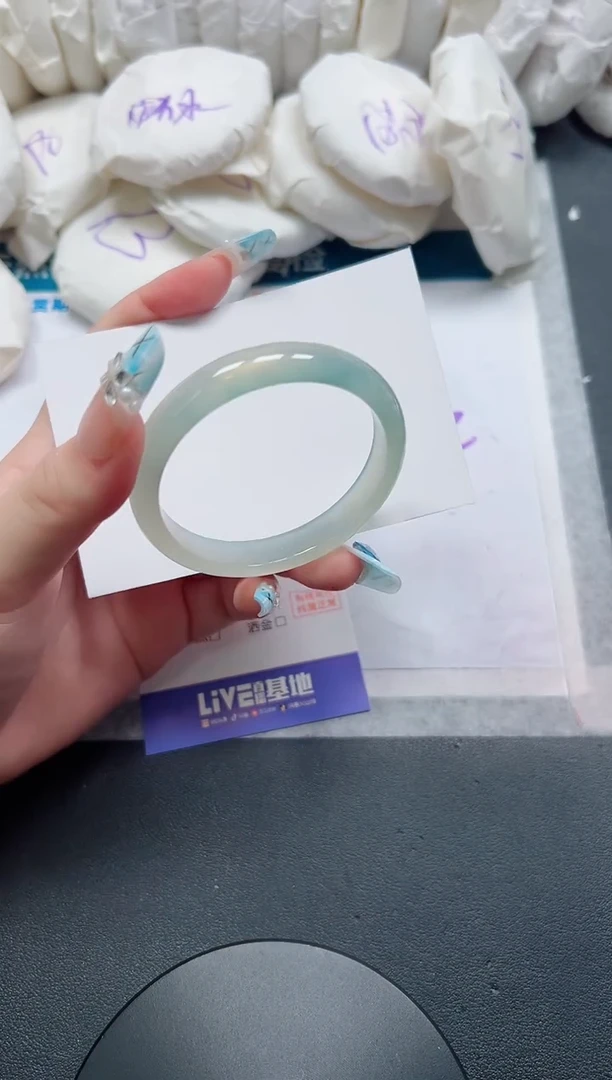 石英质玉手镯未镶嵌61-52.8