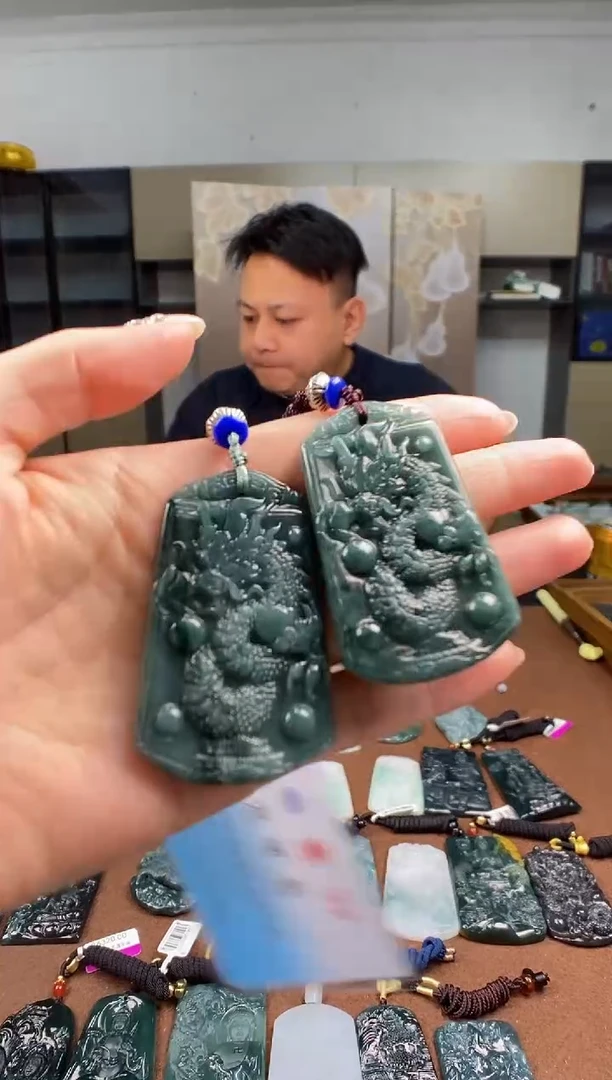颈饰未镶嵌翡翠多样性发其一