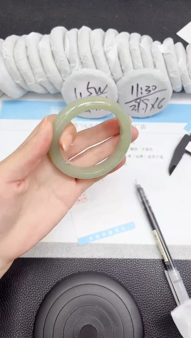 石英质玉手镯未镶嵌318-56.9