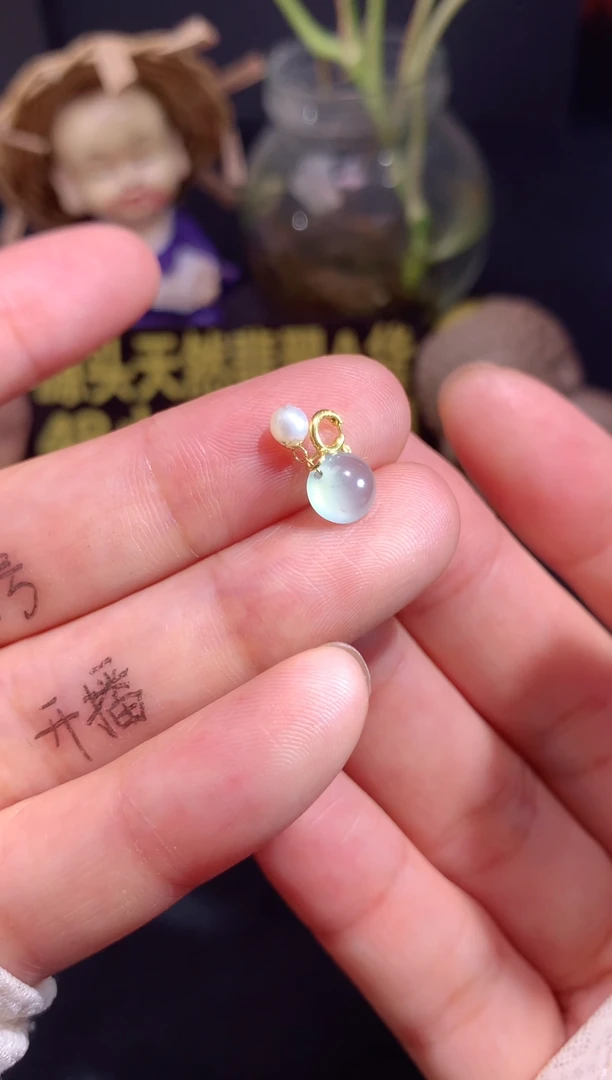颈饰18K金镶嵌翡翠天然翡翠A货，源头工厂价福利价