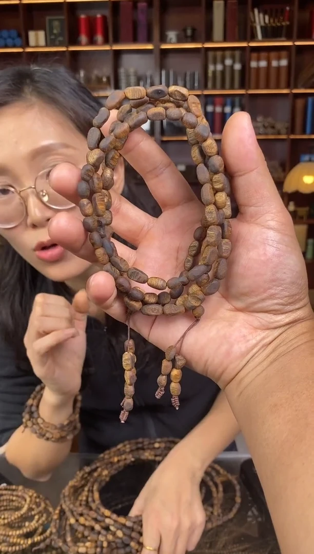 沉香手串板头小留疤珠三圈手串多样性发一