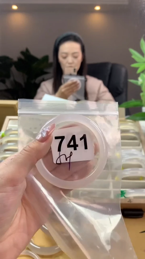 【闪购商品】玛瑙/玉髓手镯未镶嵌741